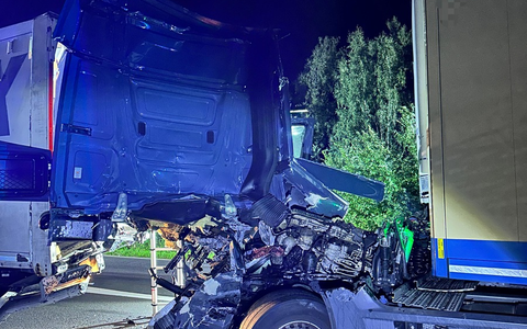 FW Helmstedt: Auffahrunfall mit zwei LKW - Foto: presseportal.de