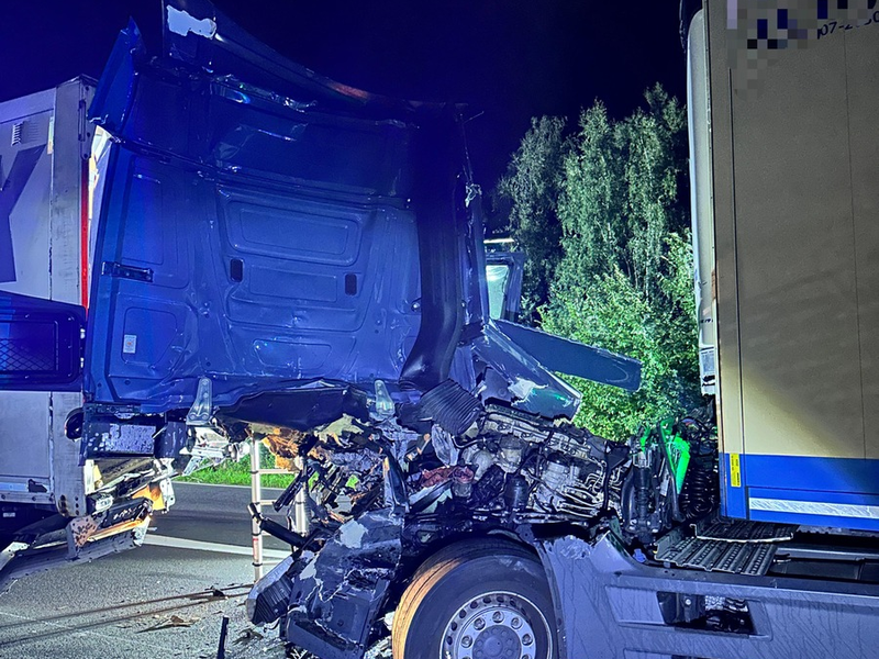 FW Helmstedt: Auffahrunfall mit zwei LKW - Foto: presseportal.de