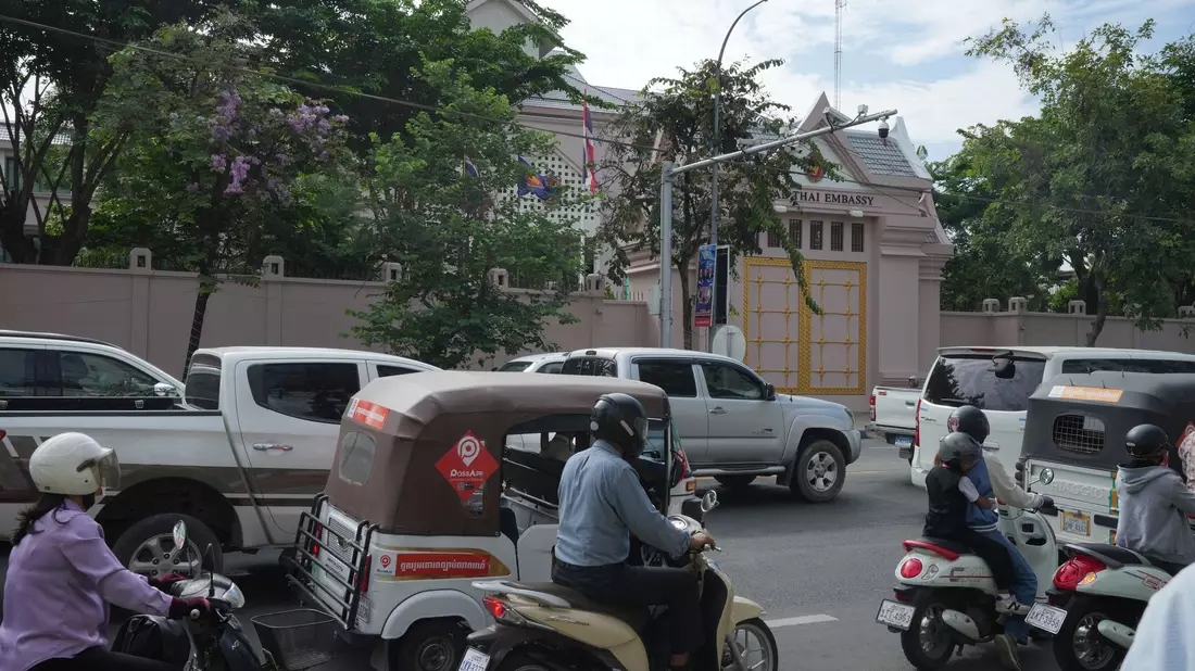 Der Konflikt zwischen Thailand und Kambodscha hat bereits über 500.000 Zivilisten in die Flucht getrieben.  - Bild: Heng Sinith/AP/dpa