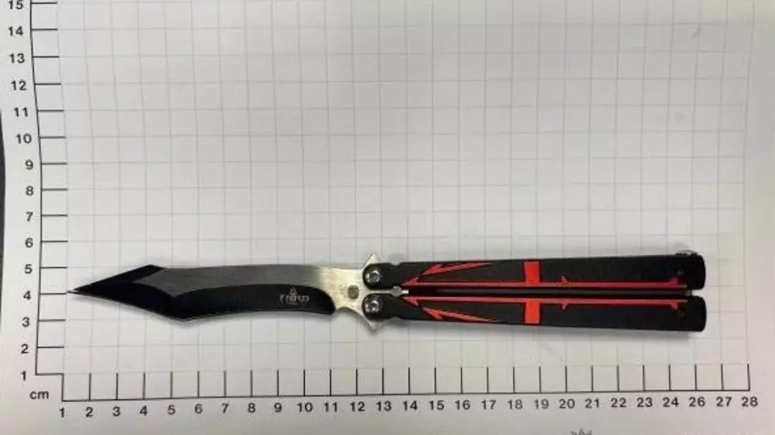 BPOL NRW: Bundespolizei findet Butterflymesser bei einem 17-Jährigen - Bild: presseportal.de