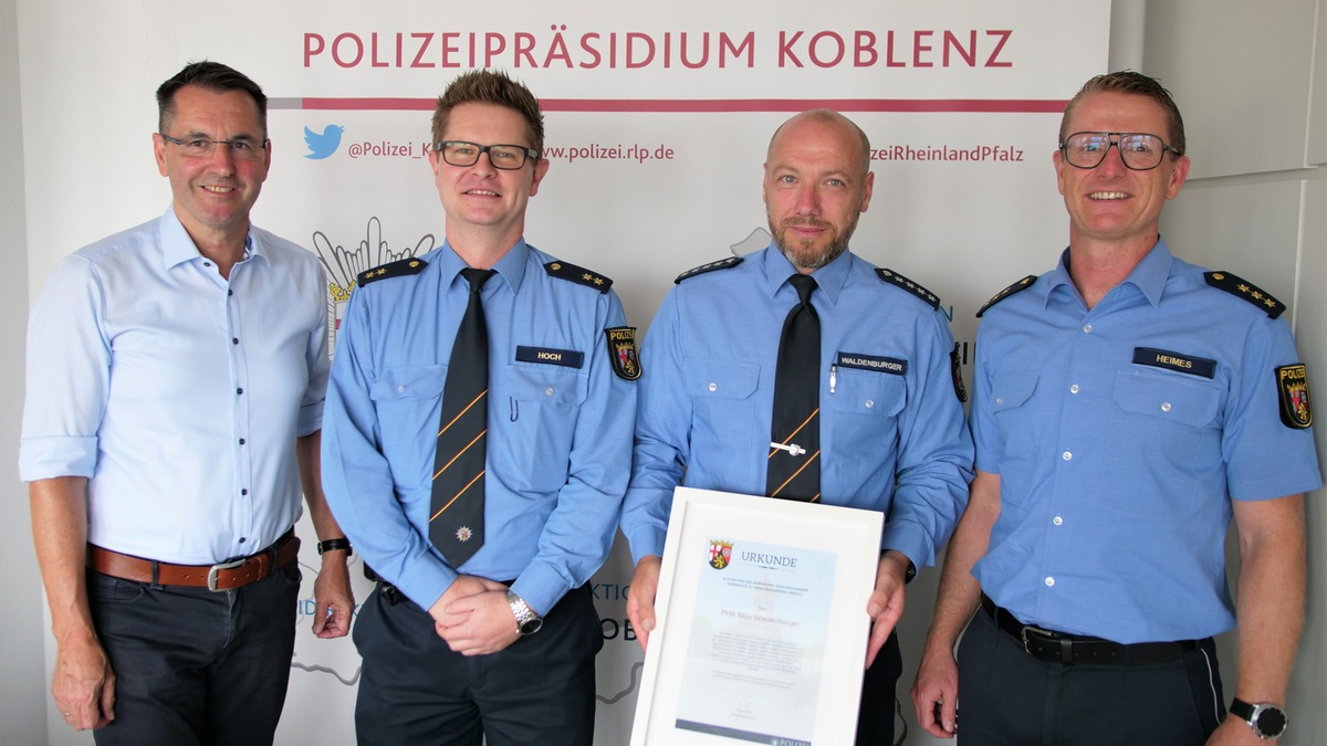 POL-PPKO: Behördenleitung ehrt Kollegen für herausragenden Einsatz - Foto: presseportal.de