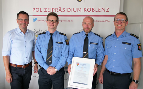 POL-PPKO: Behördenleitung ehrt Kollegen für herausragenden Einsatz - Foto: presseportal.de