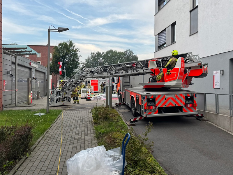 FW-BOT: Ammoniakaustritt im Bereich der Urologie - Kühlschrank defekt - Foto: presseportal.de