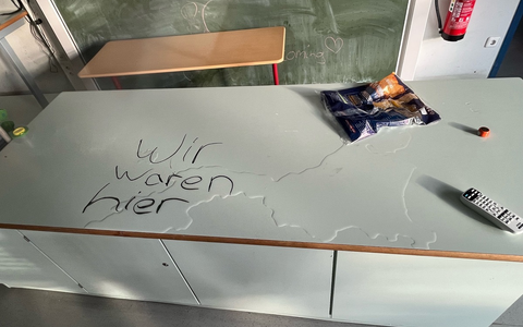 POL-NE: Ermittler suchen Zeugen nach Sachbeschädigungen in der Diedrich-Uhlhorn-Realschule - Foto: presseportal.de