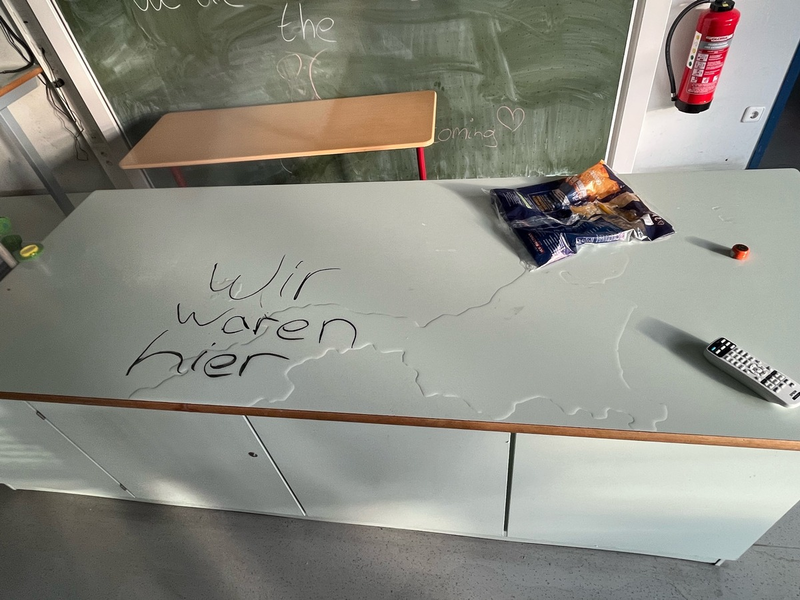 POL-NE: Ermittler suchen Zeugen nach Sachbeschädigungen in der Diedrich-Uhlhorn-Realschule - Foto: presseportal.de