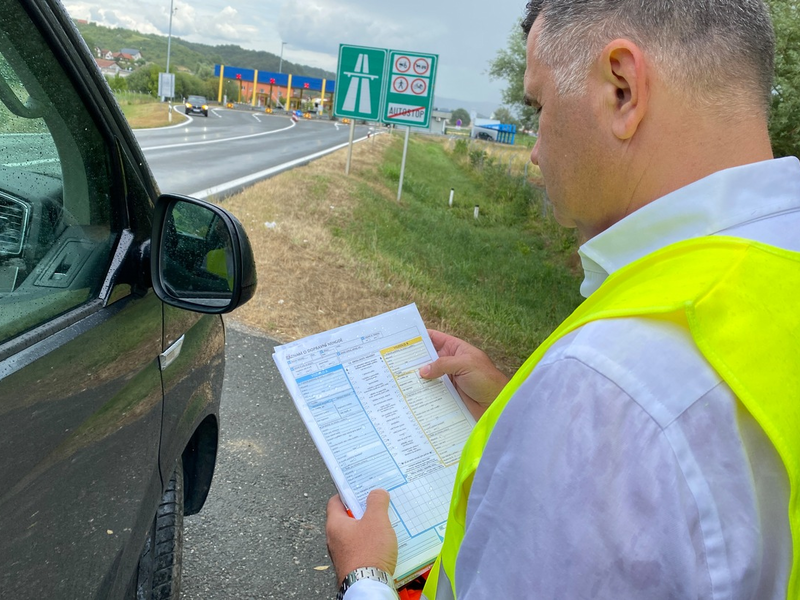 Urlaubsfahrt mit Hindernissen: Was ist beim Unfall zu tun? / Warnweste nicht vergessen / Unfallbericht: Unterschiedliche Beweiskraft in unterschiedlichen Ländern / Zuhause oder im Ausland reparieren? - Foto: presseportal.de