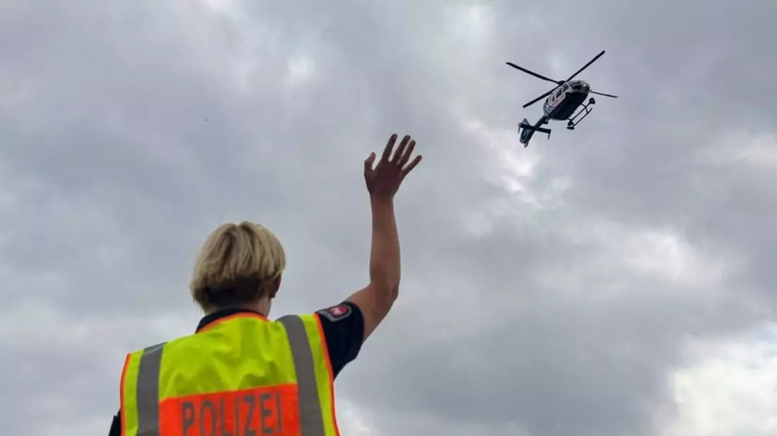POL-WHV: Polizeihubschrauber landet spontan auf Wangerooge - unvergessliches Ferienpass-Erlebnis für 20 Kinder - Bild: presseportal.de