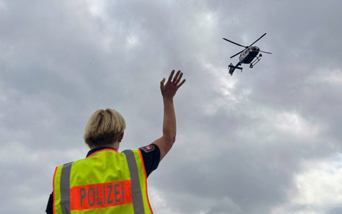 POL-WHV: Polizeihubschrauber landet spontan auf Wangerooge - unvergessliches Ferienpass-Erlebnis für 20 Kinder - Foto: presseportal.de POL-WHV: Polizeihubschrauber landet spontan auf Wangerooge - unvergessliches Ferienpass-Erlebnis für 20 Kinder - Foto: presseportal.de