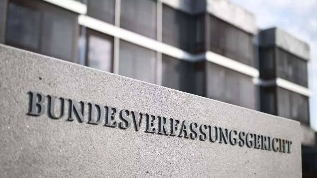 Noch ist unklar, wer am Ende das  Bundesverfassungsgericht seinen neuen Arbeitsplatz nennen kann. (Archivbild) - Bild: Uli Deck/dpa