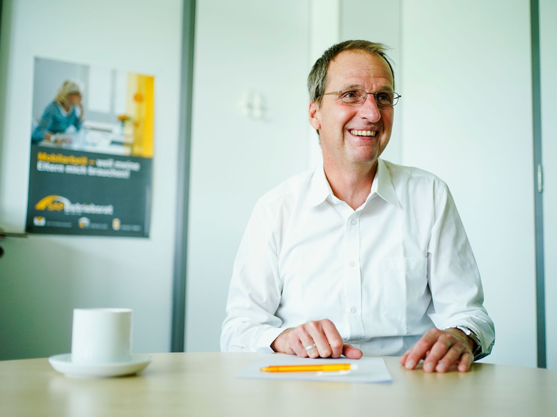 Betriebsratschef Eberhard Schick von SAP zu den Sparplänen des Konzerns. (Archivbild) - Foto: Uwe Anspach/dpa