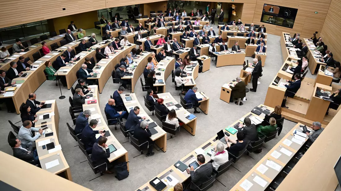 Der Landtag von Baden-Württemberg. - Bild: Bernd Weißbrod/dpa