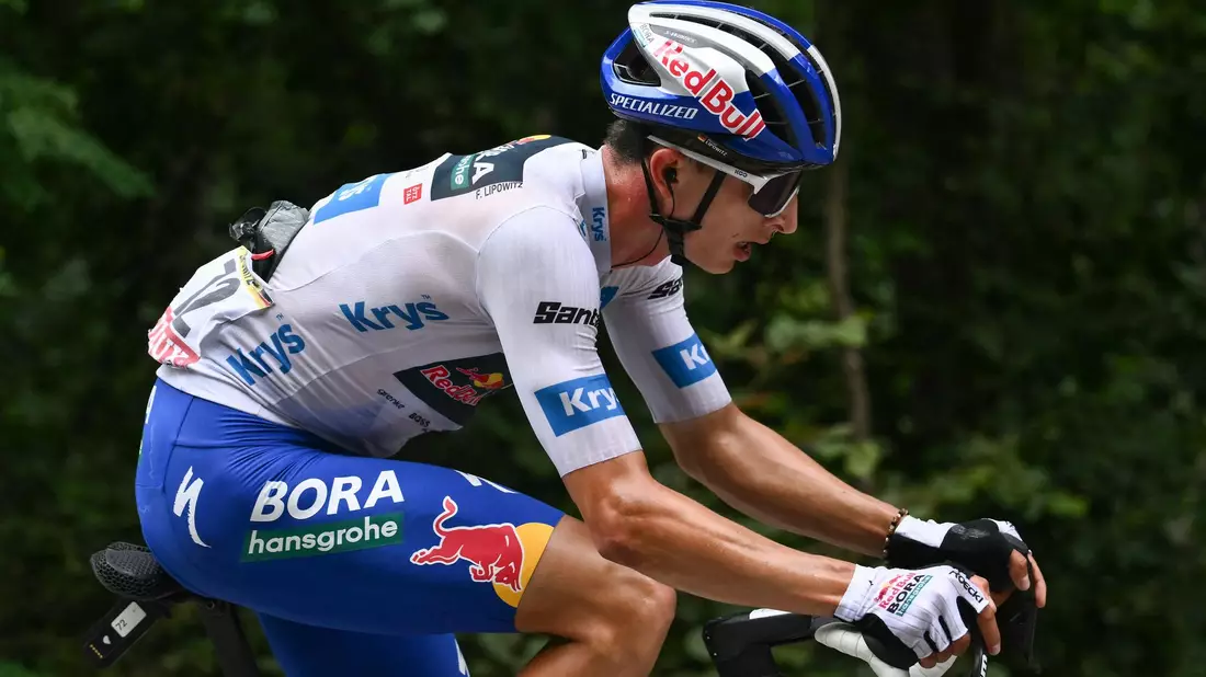 Florian Lipowitz brach auf dem Col de la Loze ein. - Bild: Marco Bertorello/AFP/dpa