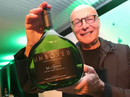 Nach längerer Krankheit ist der Designer Peter Schmidt im Alter von 87 Jahren gestorben (Archivbild). - Foto: picture alliance / dpa