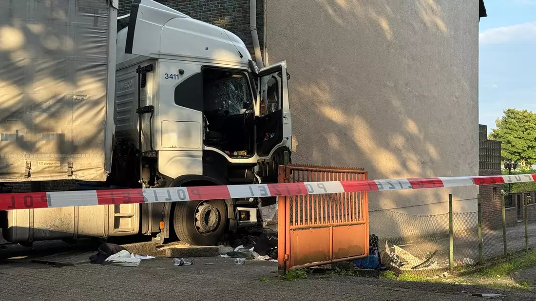 POL-OB: Großeinsatz der Polizei nach Verkehrsunfall - Bild: presseportal.de