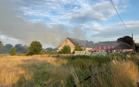 FW-DO: Scheunenbrand in Dortmund-Scharnhorst - Brandbekämpfung dauert derzeit noch an - Foto: presseportal.de FW-DO: Scheunenbrand in Dortmund-Scharnhorst - Brandbekämpfung dauert derzeit noch an - Foto: presseportal.de