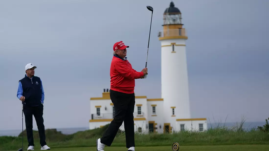 Donald Trump besitzt in Großbritannien zwei Golfanlagen. (Archivbild) - Bild: Andrew Milligan/PA Wire/dpa