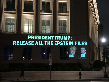 In den vergangenen Monaten gab es viel Druck auf den US-Präsidenten, die Epstein-Akten offenzulegen. (Archivbild) - Foto: Andrew Leyden/ZUMA Press Wire/dpa