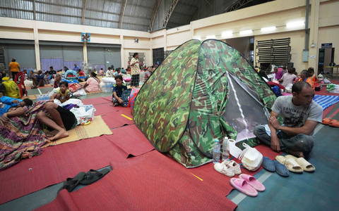  In der Nacht auf Sonntag meldeten beide Seiten Angriffe entlang der Front. - Foto: Sakchai Lalit/AP/dpa