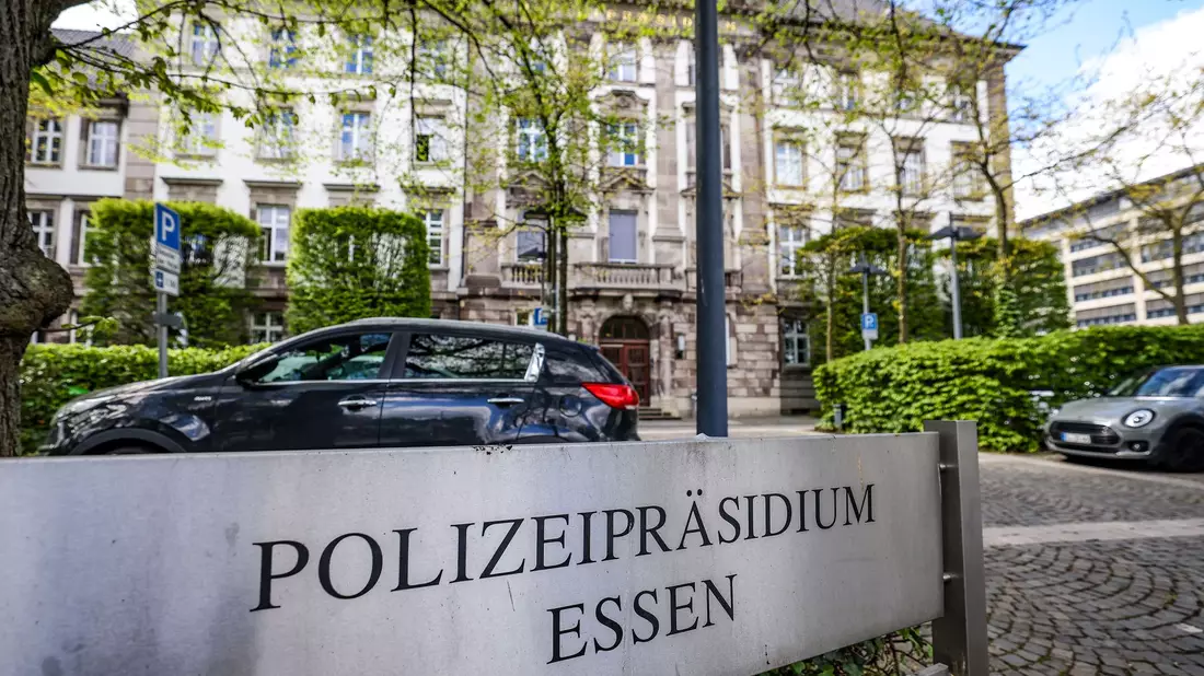 Im Keller des Polizeipräsidiums Essen lagerten bislang unbekannte Akten zur Entführung des Aldi-Gründers Theo Albrecht. (Archivbild) - Bild: Christoph Reichwein/dpa
