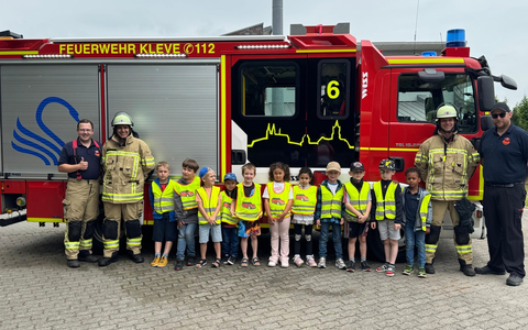 FW-KLE: Vorschulkinder zu Gast bei der Löschgruppe Donsbrüggen - Foto: presseportal.de