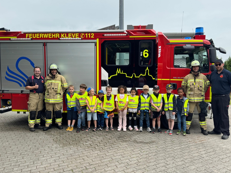 FW-KLE: Vorschulkinder zu Gast bei der Löschgruppe Donsbrüggen - Foto: presseportal.de