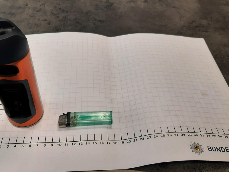 BPOL NRW: Angriff mit Deo und Feuerzeug - Angreifer durch Bundespolizei verhaftet - Foto: presseportal.de