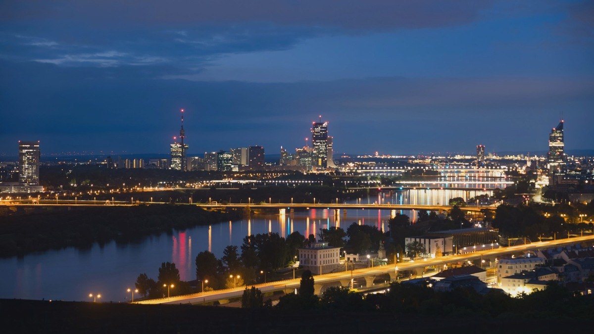 ZDF-Dokus über die Megacitys Wien und Mumbai bei Nacht - Foto: presseportal.de