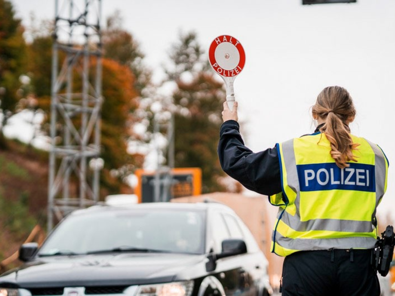 BPOL NRW: Bundespolizei zieht zwei Personen ohne Führerschein aus dem Verkehr - beim Beifahrer wurden noch Betäubungsmittel beschlagnahmt - Foto: presseportal.de