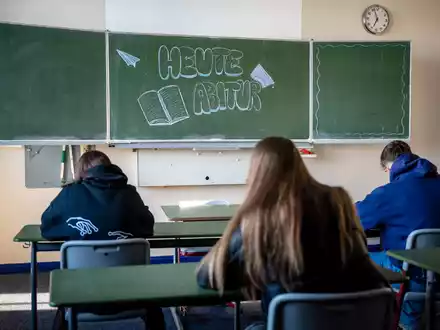 Auf welche Daten oder Entwicklungen sich Lehrerverband und Union dabei genau beziehen, blieb zunächst unklar. (Archivbild) - Foto: Sina Schuldt/dpa