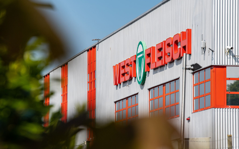 Westfleisch zählt zu den großen Schlachtbetrieben in Deutschland, ist aber vor allem im Norden des Landes vertreten. - Foto: Guido Kirchner/dpa
