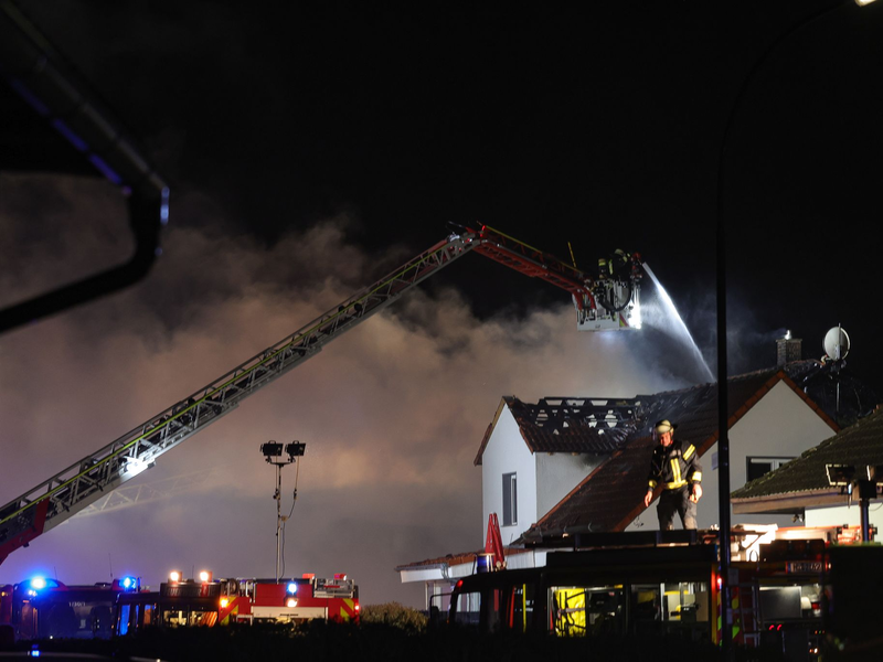 Der Brand in Wächtersbach hatte wegen seines vermeintlich rechtsextremistischen Hintergrunds für überregionales Aufsehen gesorgt. Tatsächlich wollte der pakistanische Brandstifter die Ermittler laut Urteil mit aufgesprühten rassistischen Parolen auf die falsche Fährte lenken. (Archivfoto) - Foto: Marc Webersinn/5vision.news/dpa