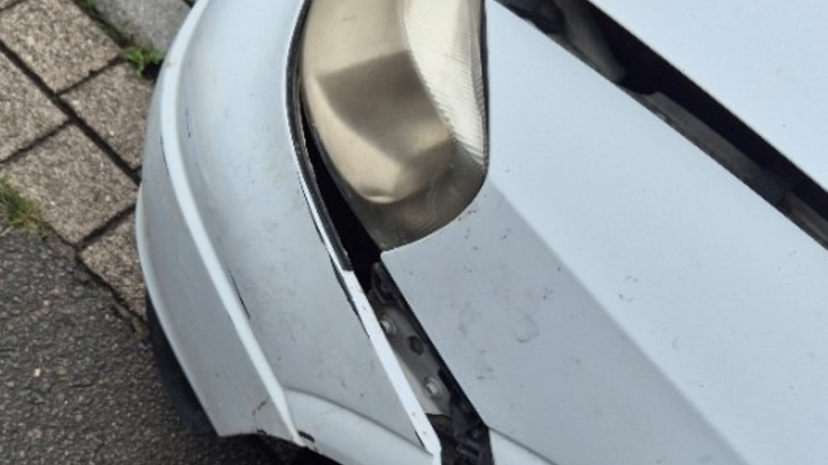 POL-SE: Horst - A 23 - Verkehrsunsicheres Fahrzeug sofort nach Kontrolle aus dem Verkehr gezogen - Foto: presseportal.de