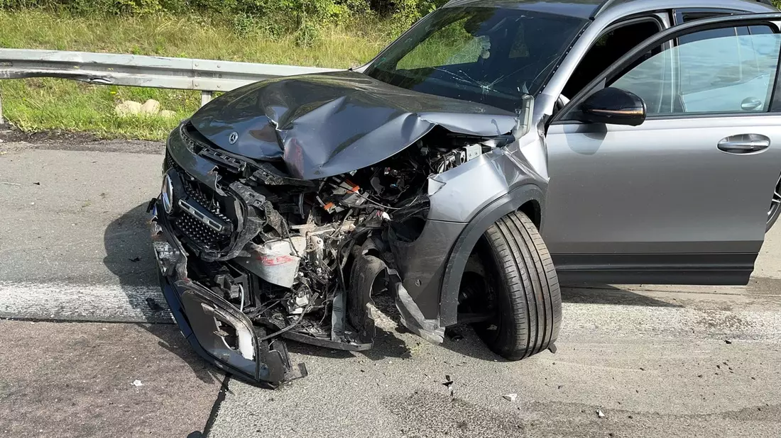 API-TH: Vollsperrung nach Verkehrsunfall - Bild: presseportal.de