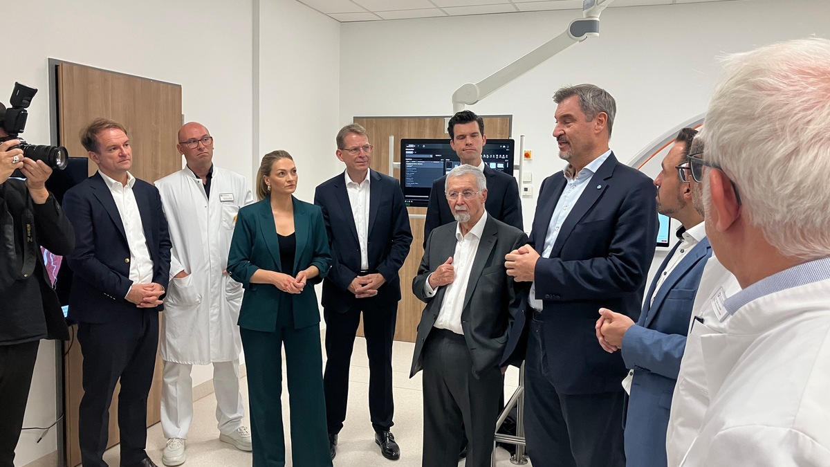 Premiere in Bayern: Neuer Hightech-Computertomograph am Campus Bad Neustadt im Einsatz / Bayerns Ministerpräsident und Gesundheitsministerin besuchen Klinik - Foto: presseportal.de