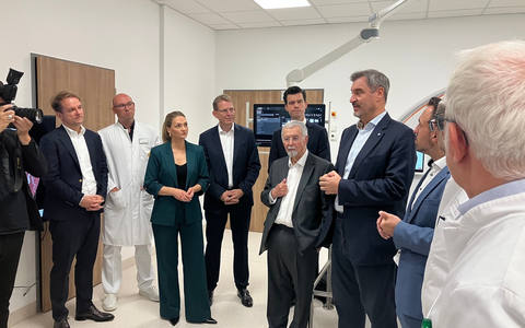 Premiere in Bayern: Neuer Hightech-Computertomograph am Campus Bad Neustadt im Einsatz / Bayerns Ministerpräsident und Gesundheitsministerin besuchen Klinik - Foto: presseportal.de