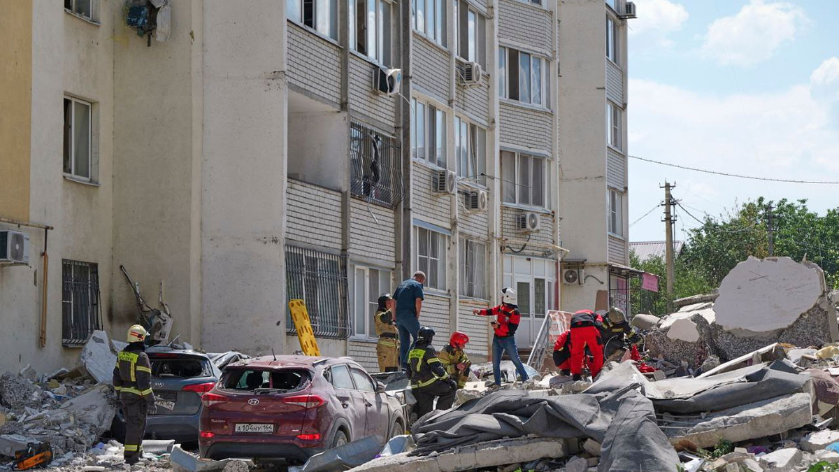 Der Gouverneur des Gebiets verhängte den regionalen Notstand. - Foto: Uncredited/Saratov region governor Roman Busargin official Telegram channel/AP/dpa