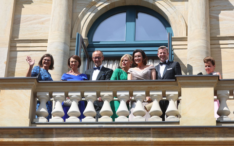 Auf in die Pause - Charlotte und Friedrich Merz.l - Foto: Karl-Josef Hildenbrand/dpa