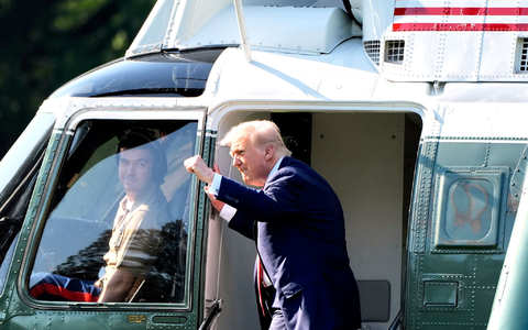 Trump spricht von einer 50:50-Chance auf einen EU-Deal - Foto: Alex Brandon/AP/dpa