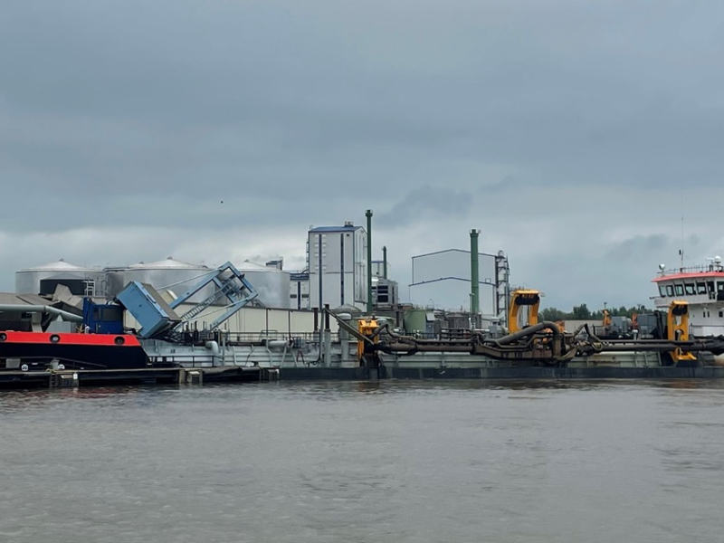 WSPI-OLD: Schiffsunfall im Braker Hafen - glücklicherweise keinen Personenschaden - Foto: presseportal.de