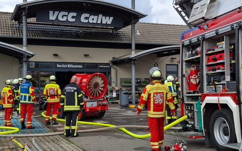 KFV-CW: Leergutautomat in Brand / Einkaufsmarkt evakuiert - Foto: presseportal.de