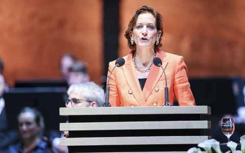 Applebaum sieht die Demokratien massiv in Gefahr. - Foto: Franz Neumayr/Leopold/LAND SALZBURG/dpa