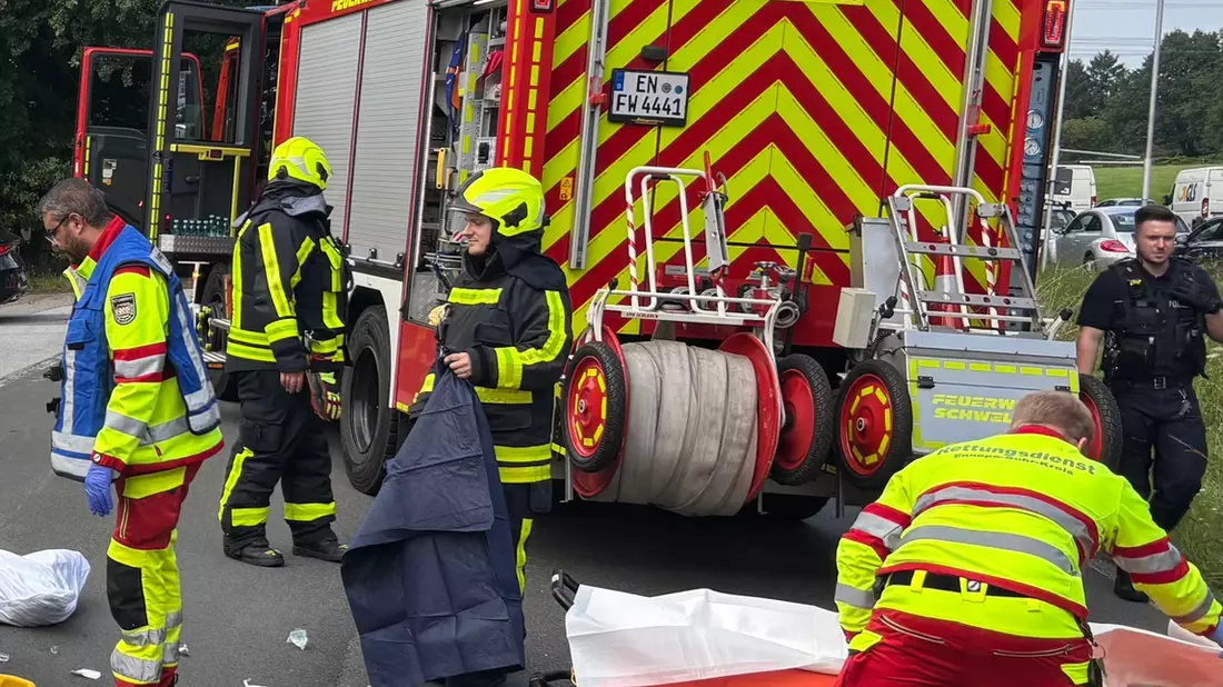 FW-EN: Schwerer Verkehrsunfall, Hattinger Str. - Bild: presseportal.de