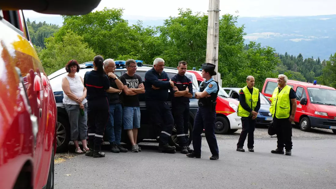 Nach dem Vorfall bei der Auto-Rallye im Département Puy-de-Dôme gibt es Untersuchungen.  - Bild: Sylvain Thizy/AFP/dpa