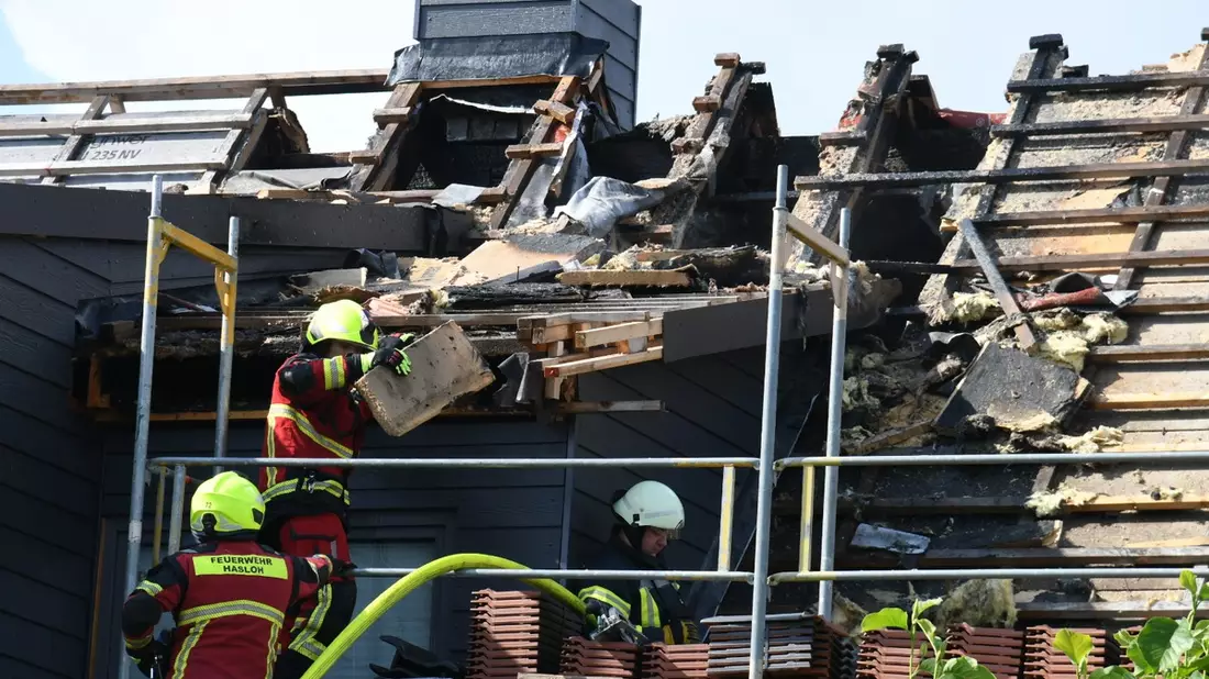 FW-PI: Hasloh: Dachstuhlbrand in Einfamilienhaus - Bild: presseportal.de