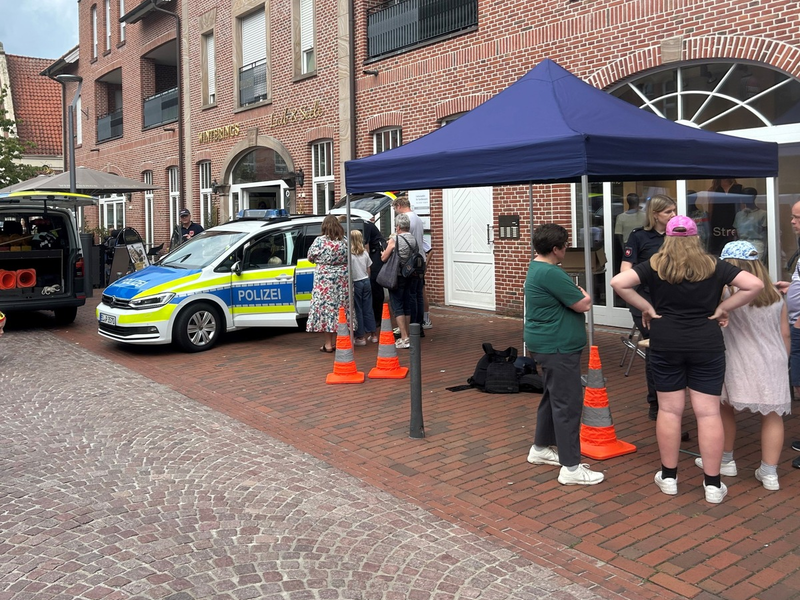 POL-EL: Haselünne - Blaulichtmeile ein voller Erfolg (Foto) - Foto: presseportal.de