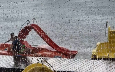 Mancherorts fällt der Sommerferienspaß in den nächsten Tagen ins Wasser. (Archivbild) - Foto: Stephan Fricke/NEWS5/dpa