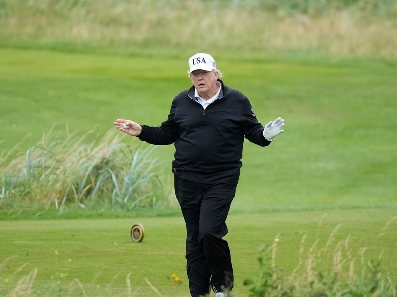 Die Chancen auf einen Deal beziffert Trump auf 50:50- - Foto: Alastair Grant/AP/dpa