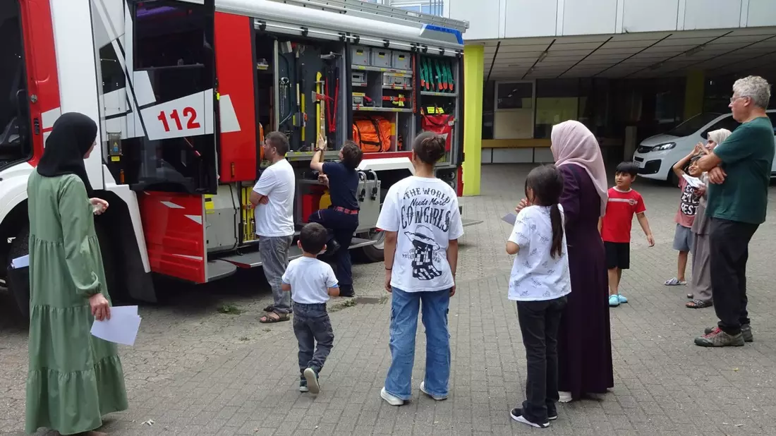FW-KA: Die Feuerwehr stellt sich vor - denn die Feuerwehr ist für Alle da - Bild: presseportal.de