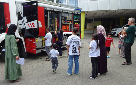 FW-KA: Die Feuerwehr stellt sich vor - denn die Feuerwehr ist für Alle da - Foto: presseportal.de