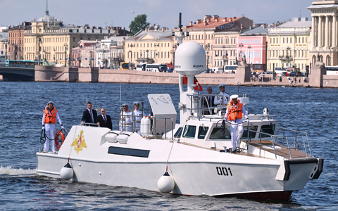 Putin besucht eine Übung der russischen Kriegsmarine. - Foto: Alexei Danichev/Pool Sputnik Kremlin/AP/dpa